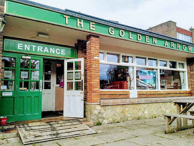 The Golden Arrow pub, Golden Valley