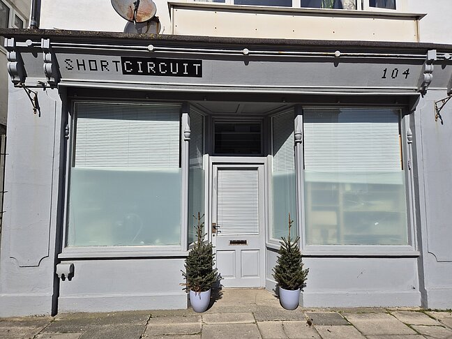 Short Circuit, Sandgate