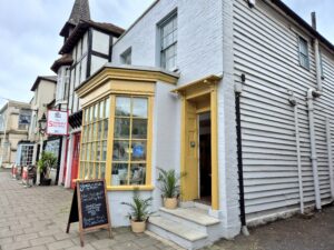 Grace & Folk by the Sea
